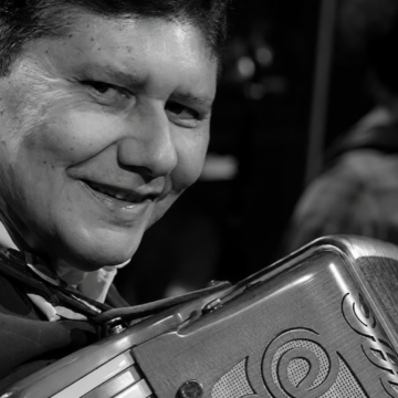 Morre Oswaldinho do Acordeon, sanfoneiro que revolucionou o forró, aos 72 anos