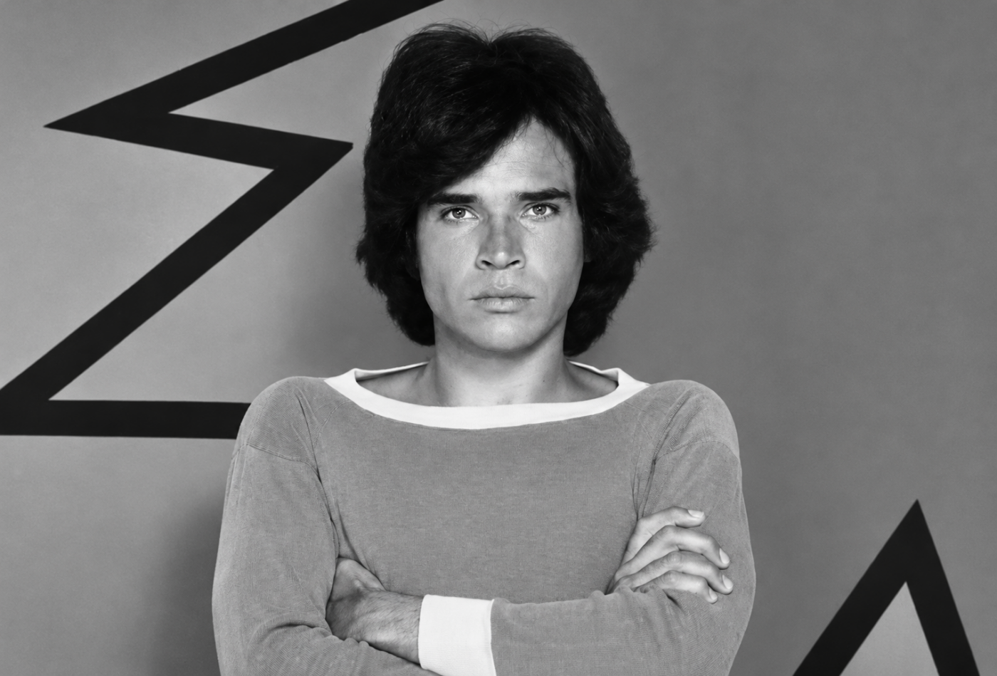 Morre Michael Gray, astro da série ‘Shazam!’ que interpretou o jovem Capitão Marvel, aos 75 anos