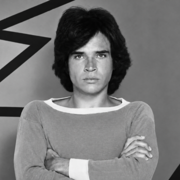 Morre Michael Gray, astro da série ‘Shazam!’ que interpretou o jovem Capitão Marvel, aos 75 anos