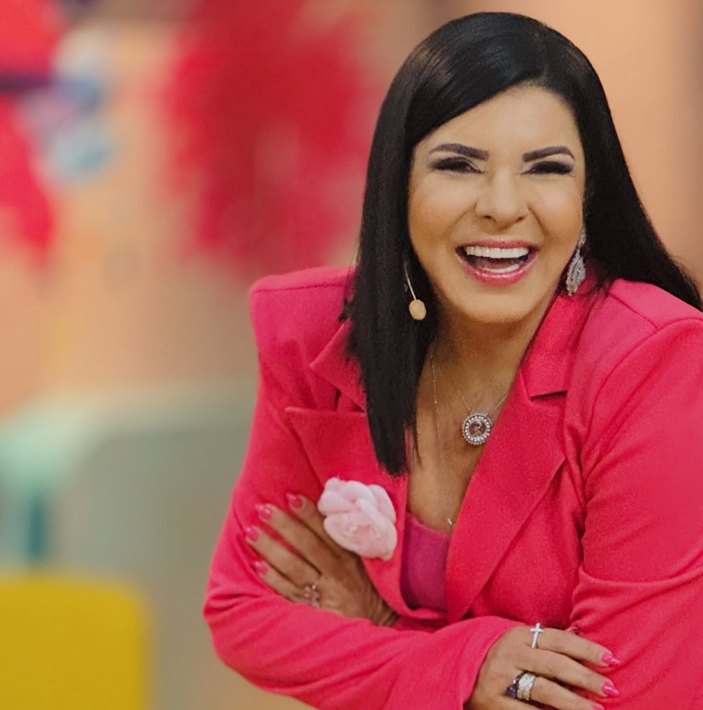 Mara Maravilha coloca figurinos que marcaram sua carreira à venda e revela motivo da decisão