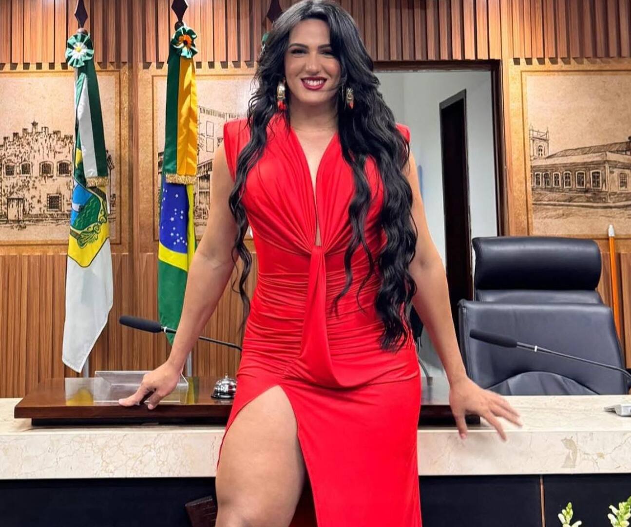 Aos 34 anos, Thabatta Pimenta supera 92 mil votos e se torna a primeira deputada federal trans do Nordeste; conheça