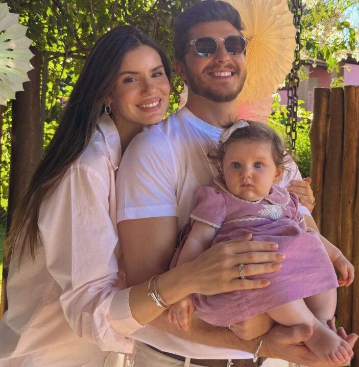Camila Queiroz fala sobre maternidade e revela apelido curioso de Clara, sua filha com Klebber Toledo