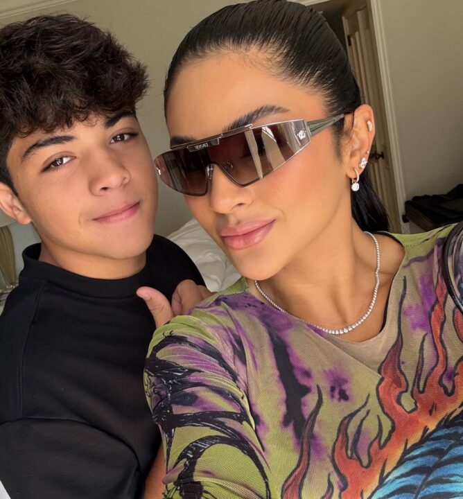 Aos 15 anos, filho de Mileide Mihaile e Wesley Safadão mostra talento no tênis e ganha elogios da mãe