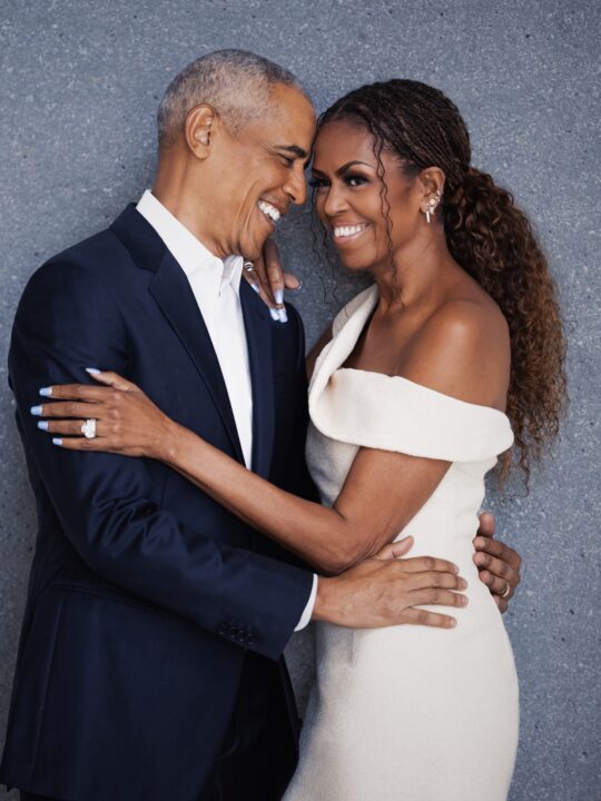 Barack e Michelle Obama completam 34 anos de casamento e trocam declarações românticas nas redes sociais