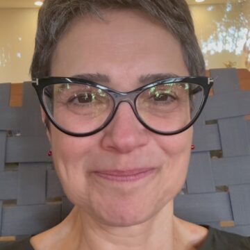 Sandra Annenberg faz reflexão sobre democracia e emociona ao relembrar primeira eleição: “Dia tão lindo”