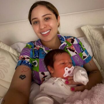 Mari Fernandez encanta ao mostrar novos registros com Júlia Ribeiro e a filha Isabela: “Minhas meninas”