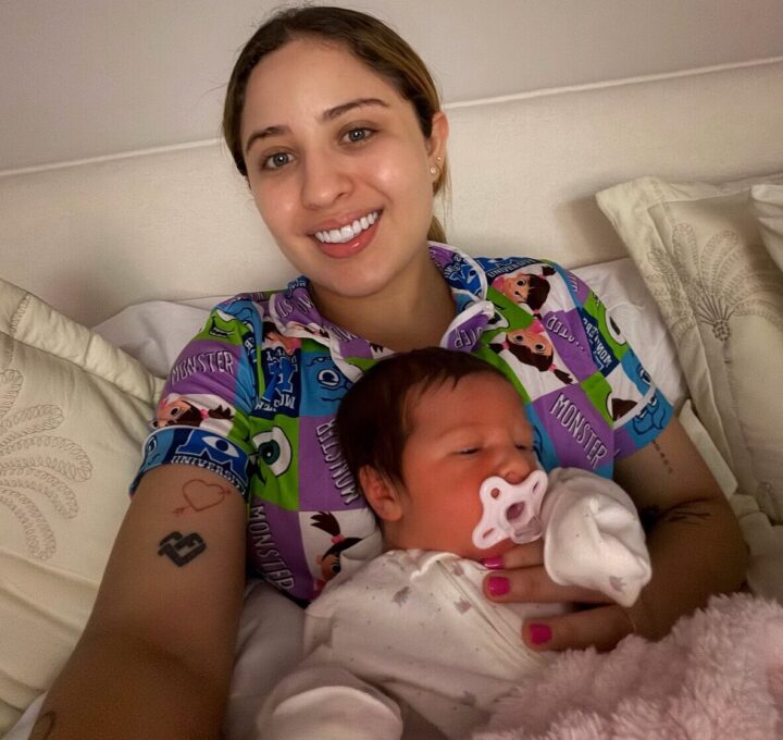 Mari Fernandez encanta ao mostrar novos registros com Júlia Ribeiro e a filha Isabela: “Minhas meninas”