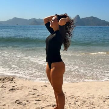 Aos 44 anos, Paolla Oliveira ironiza críticas à aparência e diverte seguidores: “Diva consciente”