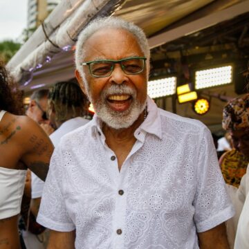 Gilberto Gil compartilha reflexão sobre democracia e liberdade antes do segundo turno das eleições: “É preciso batalhar”