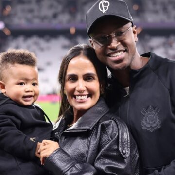 Filho de Thiaguinho e Carol Peixinho rouba a cena em jogo do Corinthians e ganha declaração do pai: “Foi histórico”