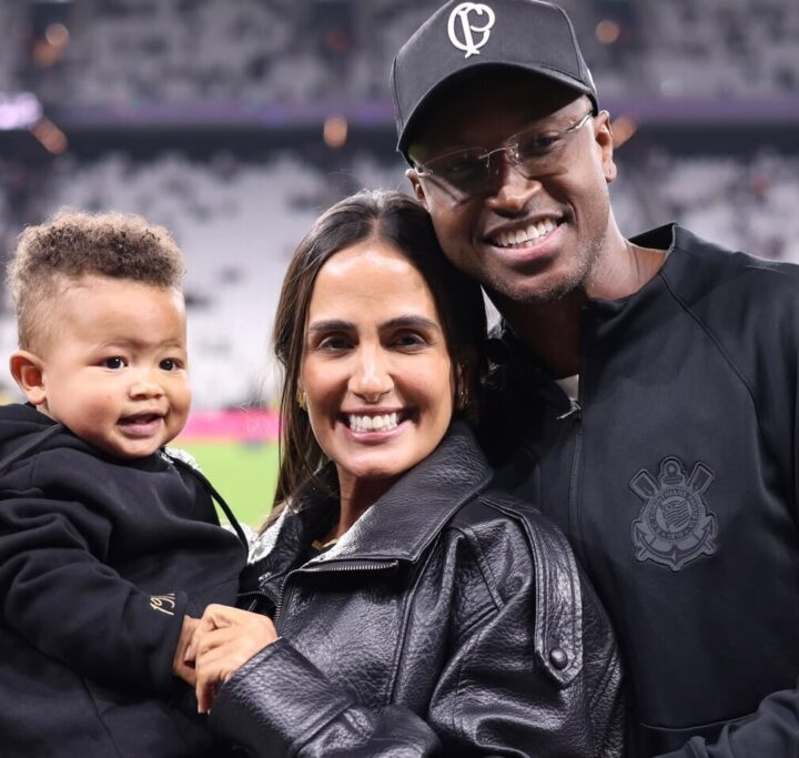 Filho de Thiaguinho e Carol Peixinho rouba a cena em jogo do Corinthians e ganha declaração do pai: “Foi histórico”