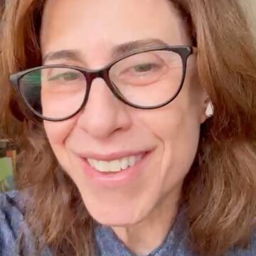 Fernanda Torres relembra sucesso de ‘Ainda Estou Aqui’ e manda recado aos eleitores antes do segundo turno; veja