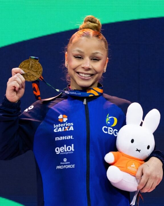 Flávia Saraiva brilha na trave e conquista bronze no Mundial de Ginástica
