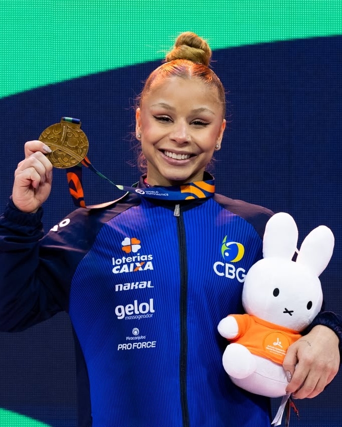 Flávia Saraiva brilha na trave e conquista bronze no Mundial de Ginástica