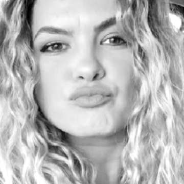 Familiares e ex-colegas de ‘Rebelde’ se despedem de Lua Blanco no Rio de Janeiro