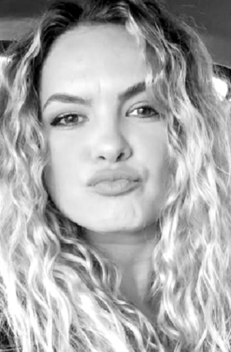 Familiares e ex-colegas de ‘Rebelde’ se despedem de Lua Blanco no Rio de Janeiro