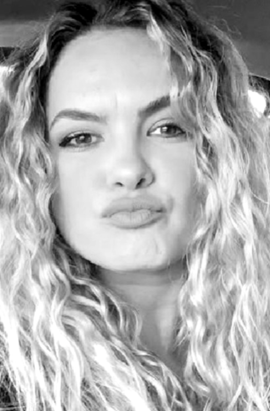 Velório de Lua Blanco reúne familiares, amigos e ex-colegas de ‘Rebelde’ no Rio de Janeiro