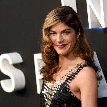 Atriz de “Segundas Intenções”, Selma Blair é detida após incidente em avião nos EUA