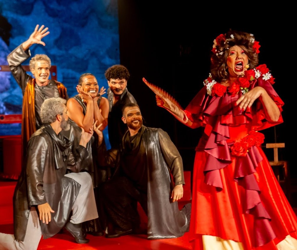 Espetáculo teatral ‘Nilda: Uma Mulher Retada’ reinaugura a programação do Teatro Vila Velha; confira