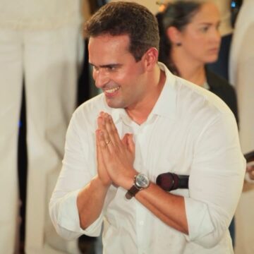 Lucas Ribeiro é reeleito governador da Paraíba no primeiro turno