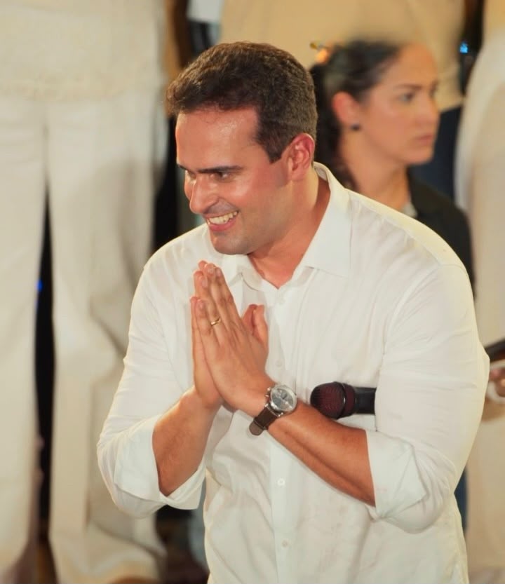 Lucas Ribeiro é reeleito governador da Paraíba no primeiro turno