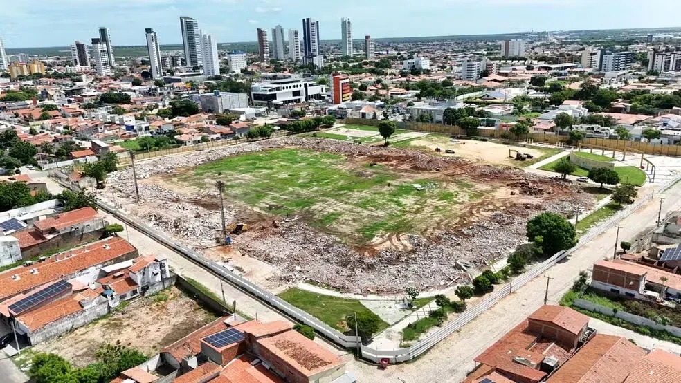 Tradicional estádio é demolido e dá lugar a arena luxuosa com shopping