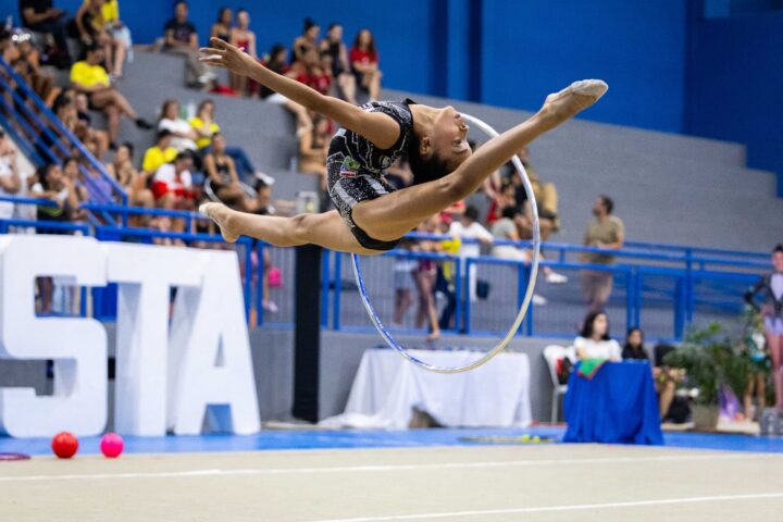 Após garantir pódio em Campeonato Brasileiro de Ginástica Rítmica, atleta baiana se prepara para competição na Colômbia
