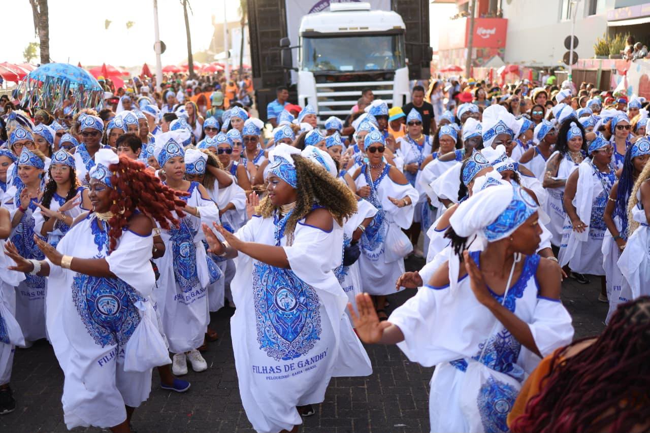 Com Márcia Short, Filhas de Gandhy lança ‘Canto de Ajé’ e revela tema do Carnaval 2027