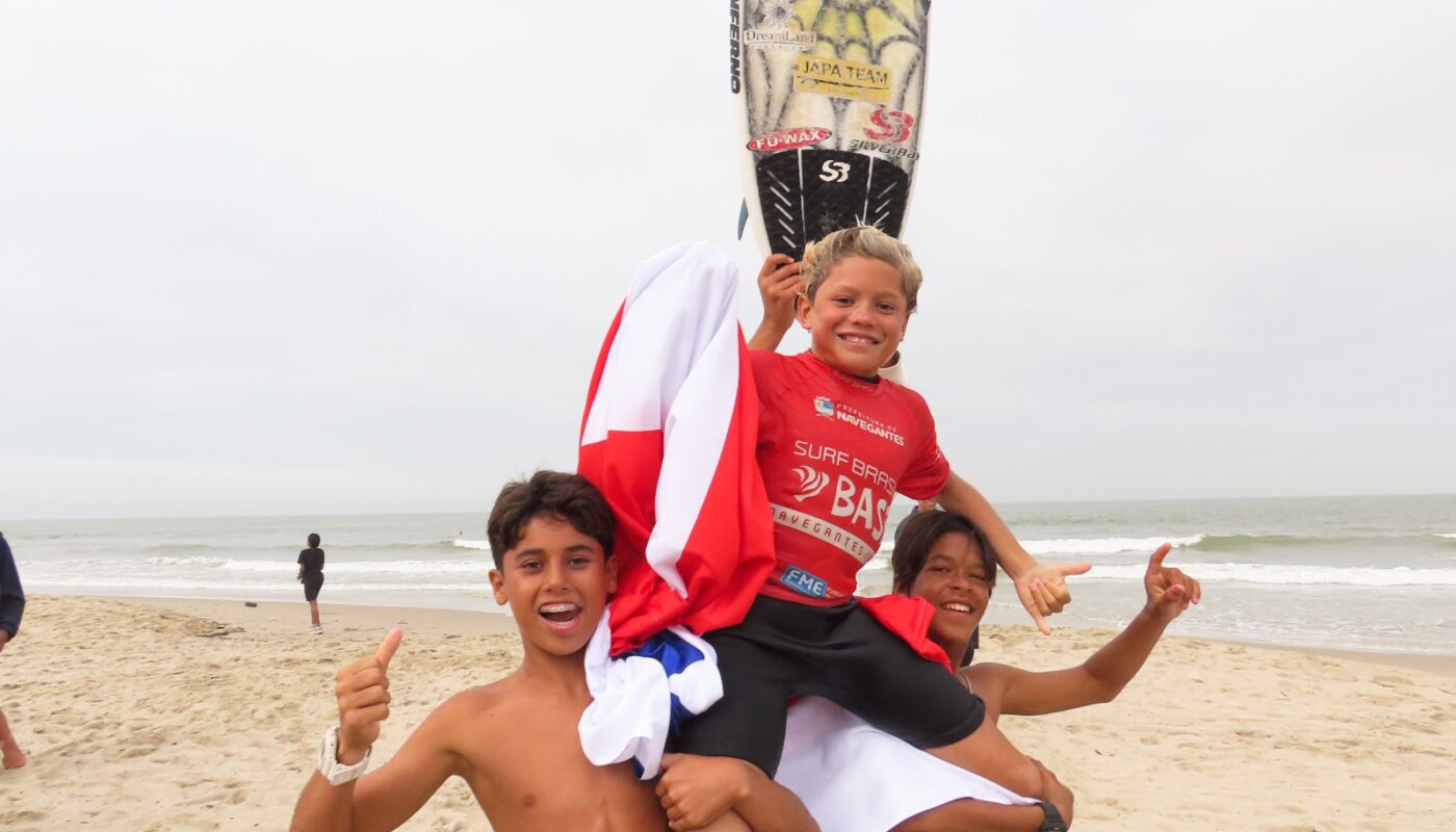 Aos 12 anos, surfista baiano conquista título de campeão brasileiro em Santa Catarina
