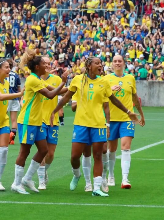 Seleção brasileira feminina vence Argentina por 3 a 1 em estreia no Beira-Rio