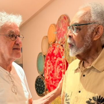 Gilberto Gil e Caetano Veloso se reencontram e reforçam luta pela democracia