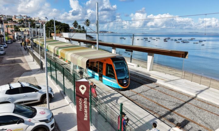 VLT de Salvador já transportou mais de 230 mil passageiros desde a inauguração
