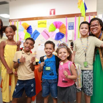 Crianças e adolescentes aproveitam ação do SAC para emitir nova identidade na Bahia