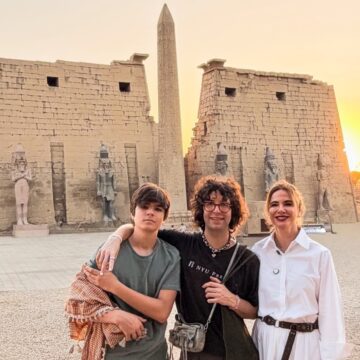Luciana Gimenez abre álbum de fotos de viagem ao Egito com os filhos Lucas Jagger e Lorenzo