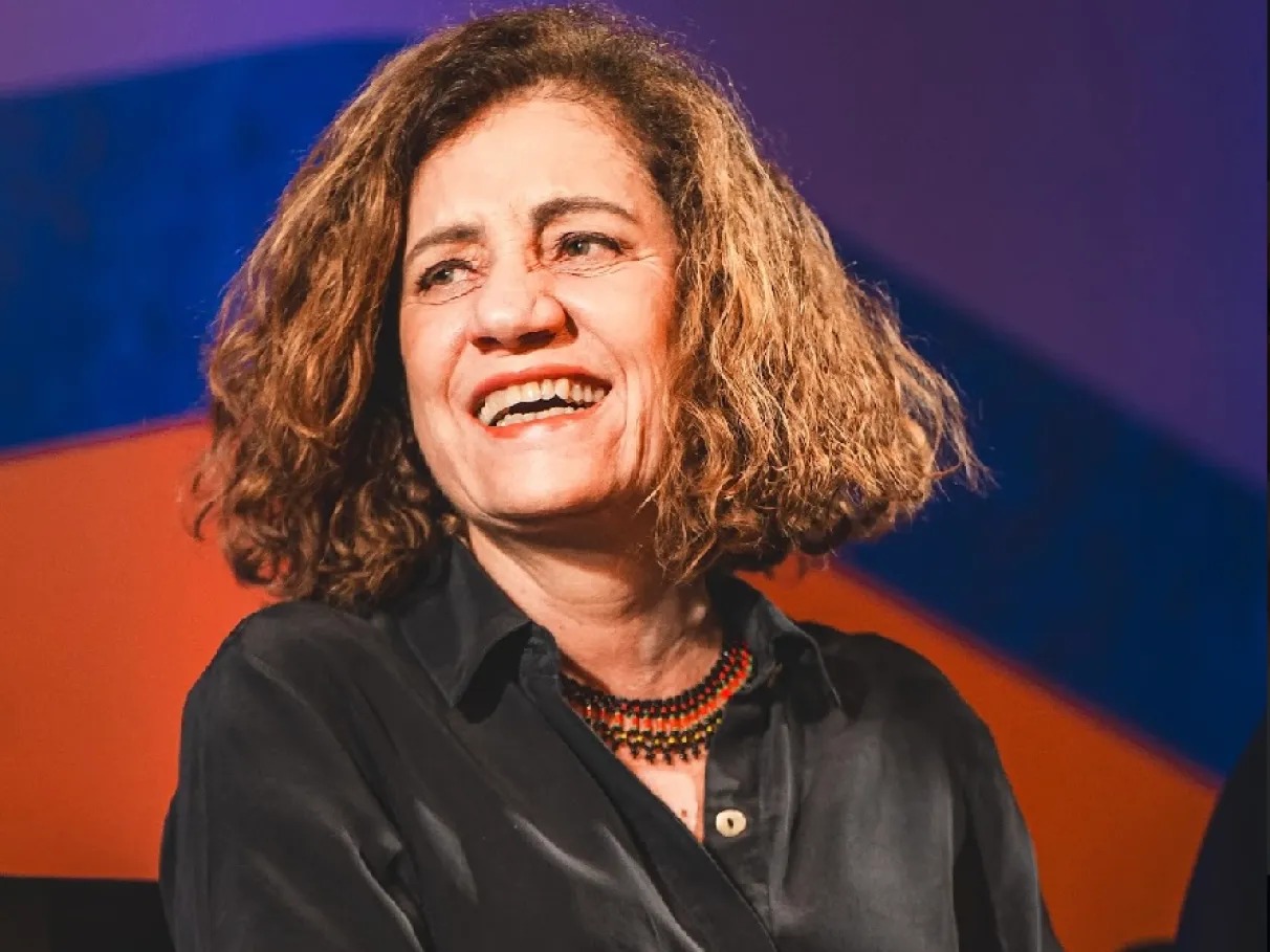 Miriam Leitão participa da abertura da FLICA 2026 com debate sobre IA e distopias