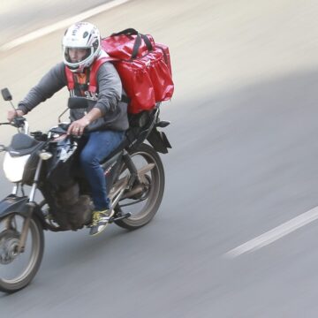 Plataformas de delivery avançam no interior do país e ampliam concorrência no setor