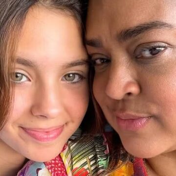 Flor Gil estreia como atriz em musical e relembra incentivo de Preta Gil à carreira artística