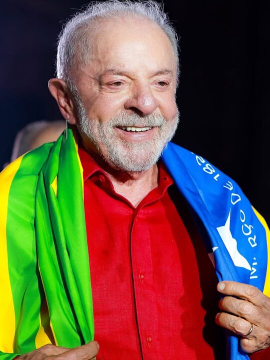 Lula é reeleito presidente do Brasil, projeta Datafolha