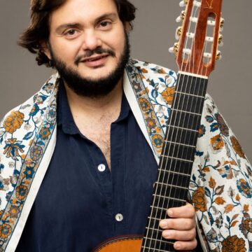 Yamandu Costa, um dos principais nomes da música instrumental brasileira, faz show em Salvador