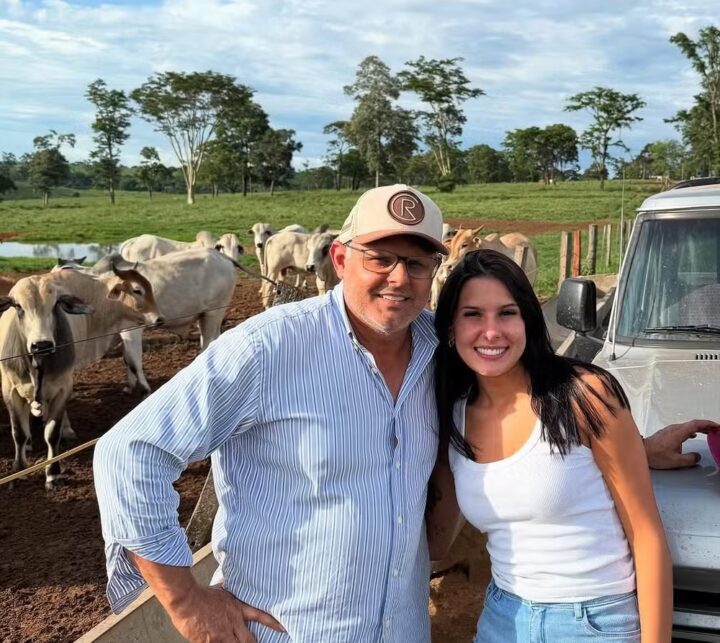 Ana Castela entra em trend e transforma mensagens do pai em música; ouça