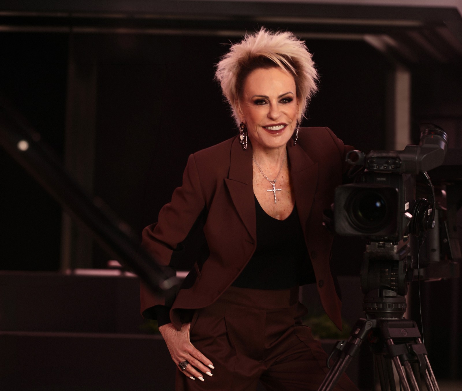 Aos 77 anos, Ana Maria Braga fala sobre maturidade e revela planos para o futuro na TV