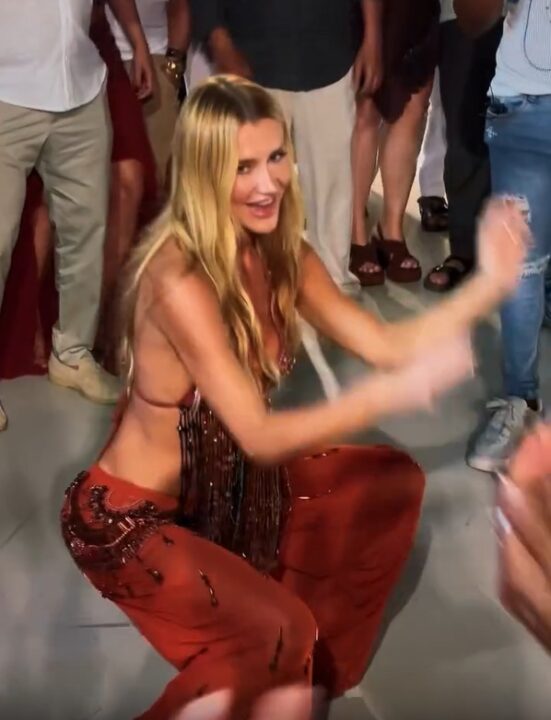 Ana Paula Siebert desce na ‘boquinha da garrafa’ em festa de luxo na Bahia