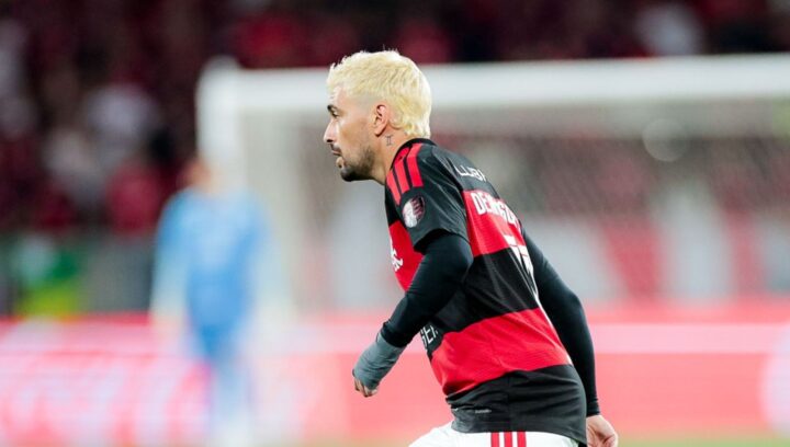 Arrascaeta desabafa após eliminação do Flamengo e cobra postura do time: “Se não dá o máximo, paga caro”