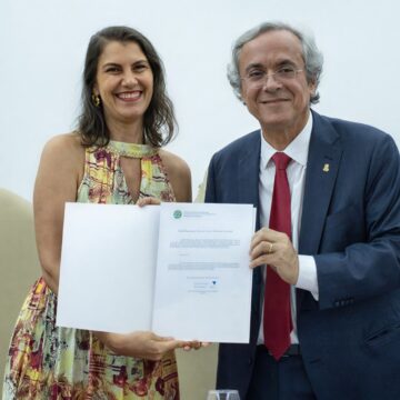 Escola de Música da UFBA empossa nova diretora e vice-diretor para gestão 2026–2030