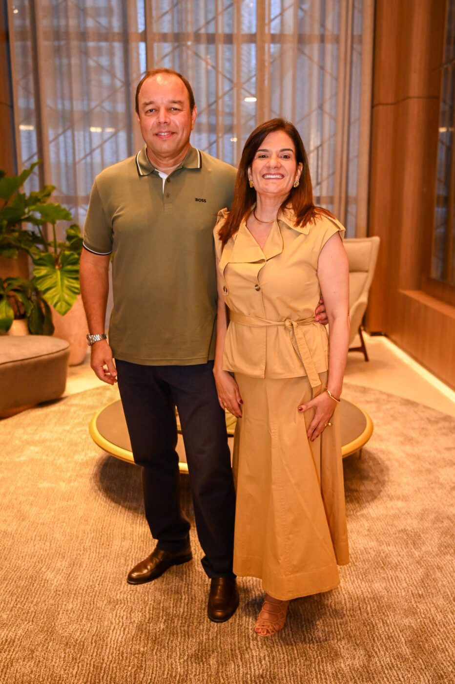 Léo James e Fabíola Martins