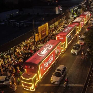 Adeus, ano velho! Coca-Cola anuncia datas e cidades da Bahia que receberão a caravana de Natal