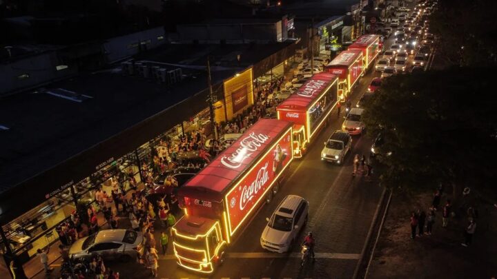 Adeus, ano velho! Coca-Cola anuncia datas e cidades da Bahia que receberão a caravana de Natal