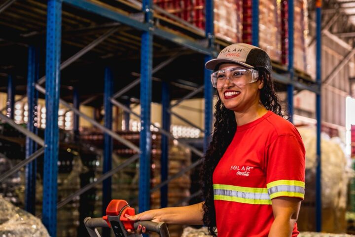 Solar Coca-Cola abre 370 vagas de emprego em Salvador e outras cidades da Bahia