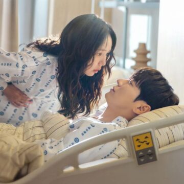 Uma mulher que dá choques e um herdeiro com coração artificial vivem romance improvável na Netflix