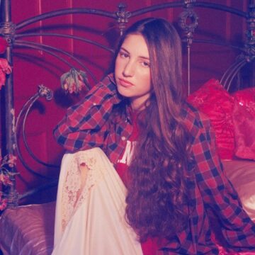 Aos 17 anos, filha de Ingrid Guimarães revela planos de estudar fora do Brasil: “Tenho esse sonho”